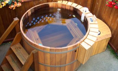 «Фуро» - бассейн (бочка) с горячей водой - «главное блюдо» японской бани