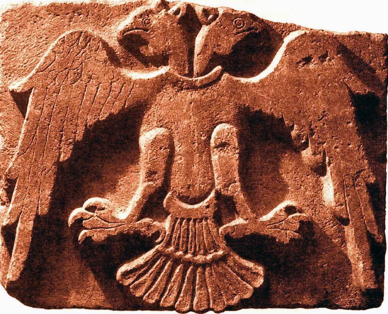В символике какой страны впервые появился двуглавый орел? Верно - царства хеттов!