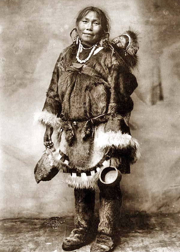 Меховой анорак эскимосов - прообраз современной толстовки. Теплая куртка с капюшоном